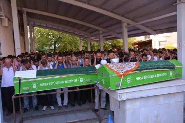 Mudanya’Da Yangını Izleyen Genç Çift, Trafik Kazasında Öldü (4)