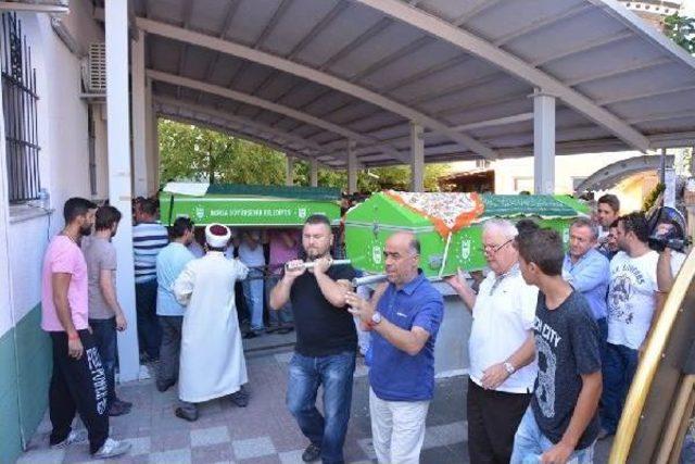 Mudanya’Da Yangını Izleyen Genç Çift, Trafik Kazasında Öldü (4)