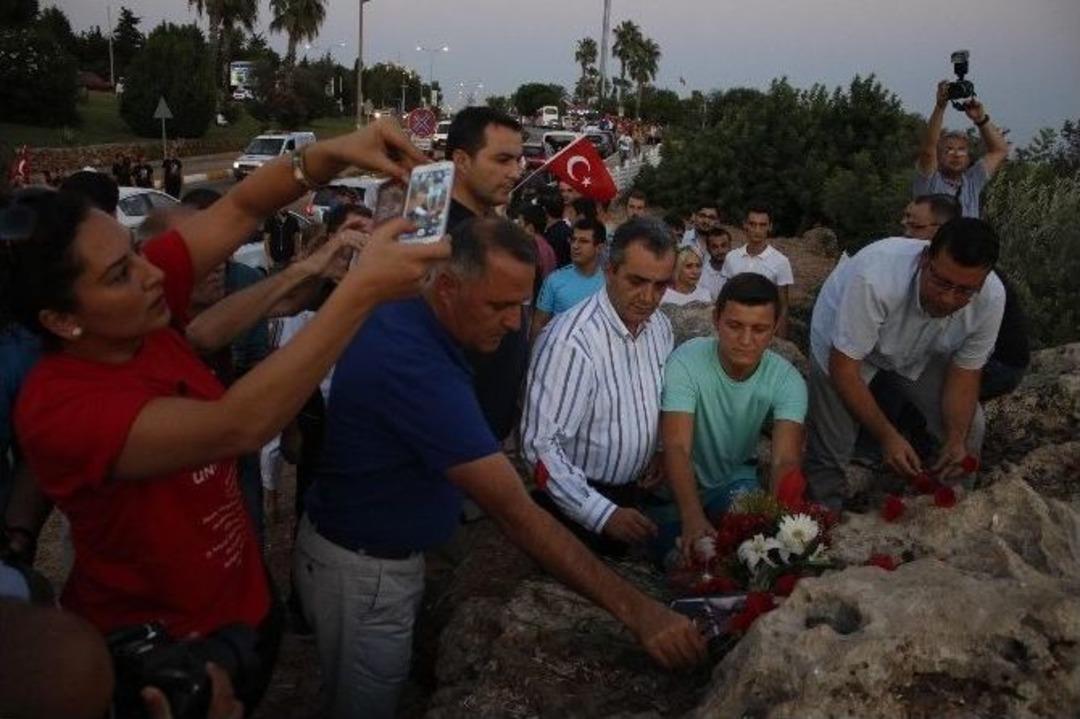 Chp Gen&ccedil;lik Kolları Zafer Bayramını Denizde Kutladı