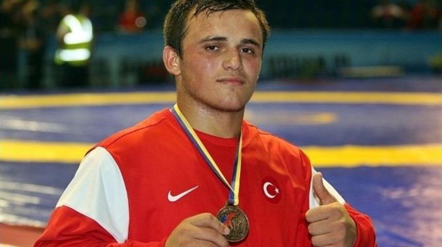 Milli G&uuml;reş&ccedil;i Yakup Yerlikaya, D&uuml;nya &Uuml;&ccedil;&uuml;nc&uuml;s&uuml;