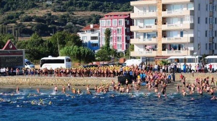 530 Swimmers Pass Through Dardanelles Within Rotary Competition
