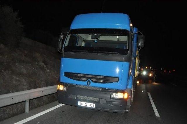 İzmir’de Trafik Kazası: 3 Ölü