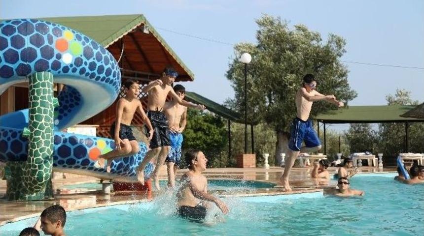 Başarılı &Ouml;ğrenciler Yaz Kampıyla &Ouml;d&uuml;llendirildi