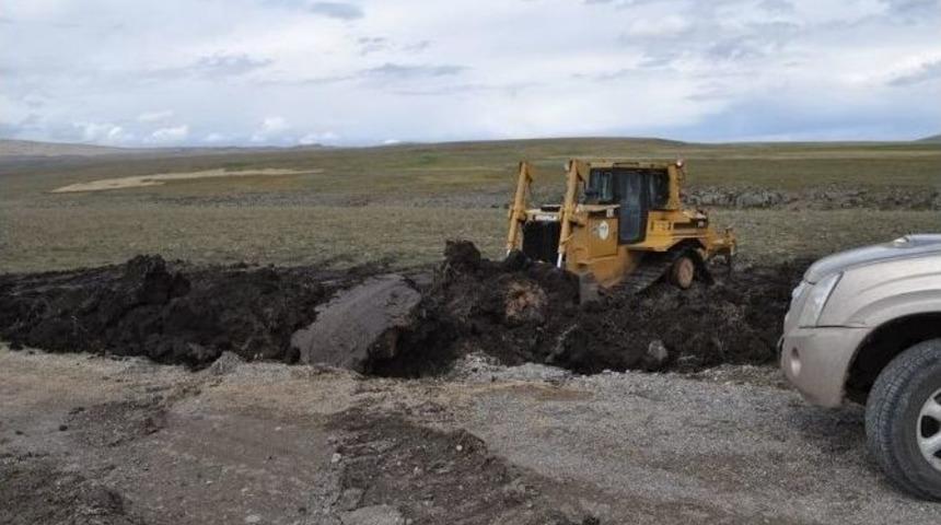 Arpa&ccedil;ay Kaymakamı K&ouml;ylerde Yapılan &Ccedil;alışmları İnceledi