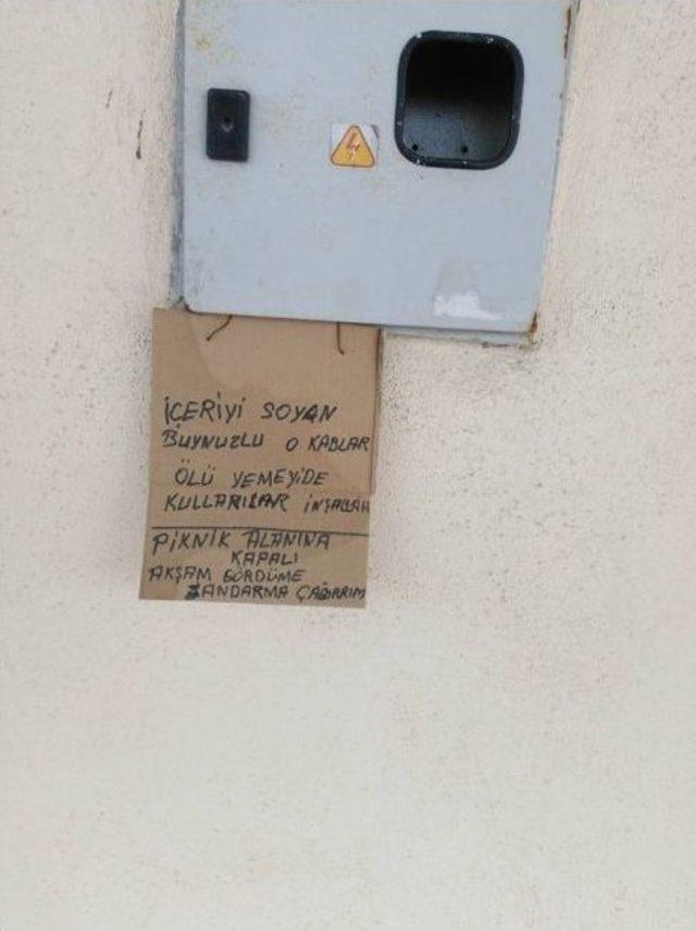 &Ccedil;atal Ve Tabakları &Ccedil;alan Hırsıza Uyarı Notu Yazdı 1