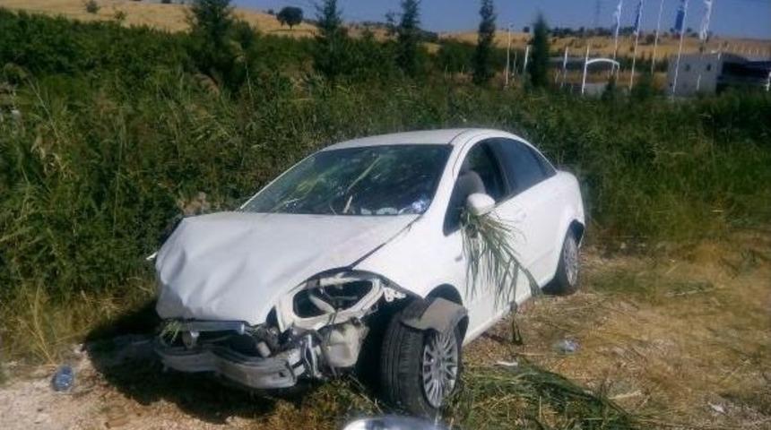 Gölbaşı'nda Otomobil Devrildi: 5 Yaralı