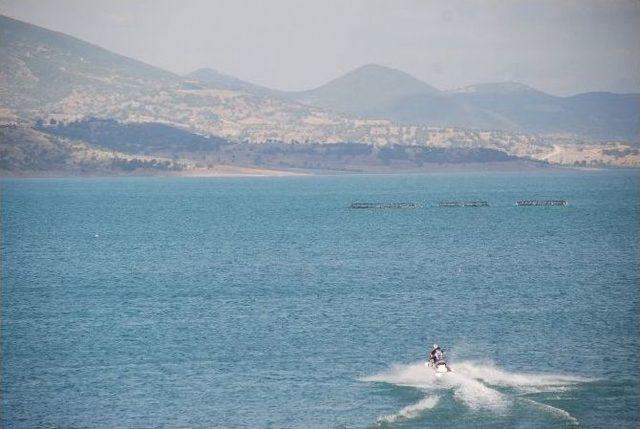 Baraj Gölünde Jet Ski Keyfi