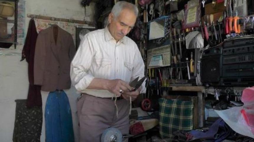 Yarım Asırdır Bı&ccedil;ak Bileyliyor