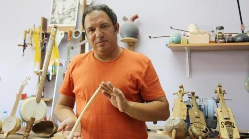 Abd'deki M&uuml;zeye Isparta'dan 3 Enstr&uuml;man