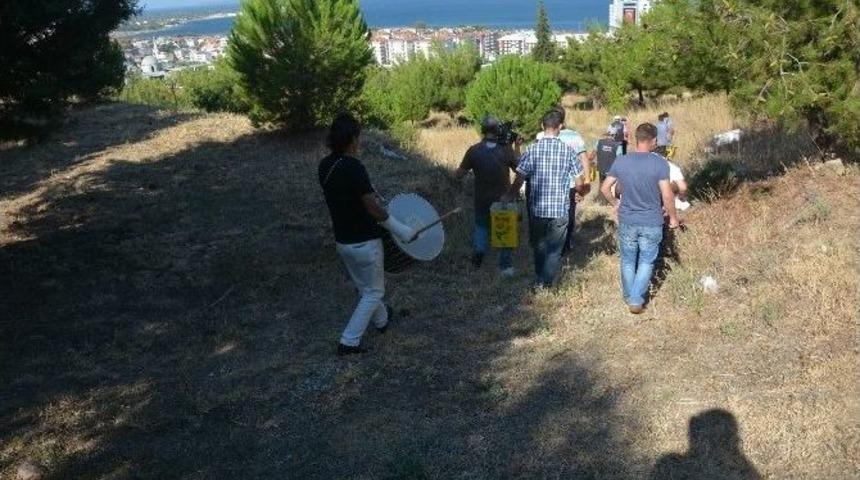 &Uuml;niversiteyi İşgal Eden Domuzları Teneke &Ccedil;alarak Kovdular