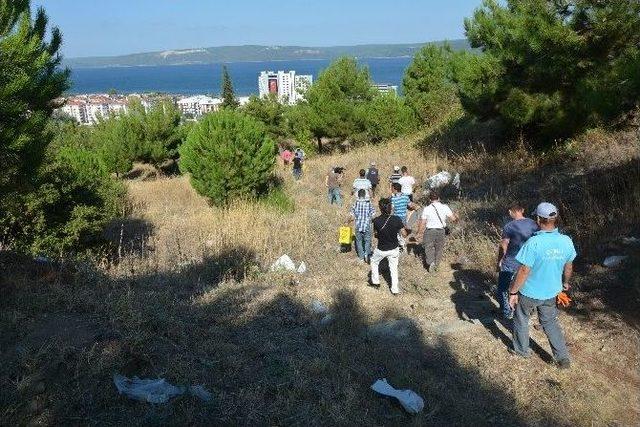 Üniversiteyi İşgal Eden Domuzları Teneke Çalarak Kovdular