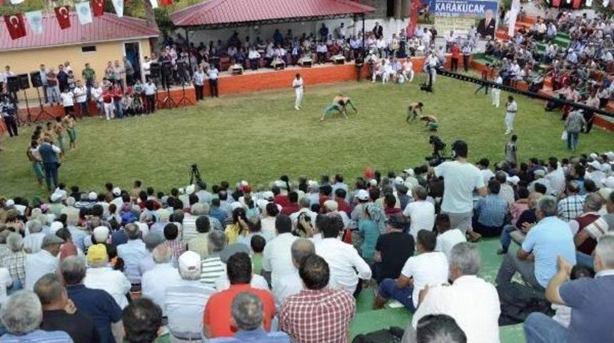 Karakucak Güreşçileri Zafer Bayramı Için Er Meydanına Çıktı