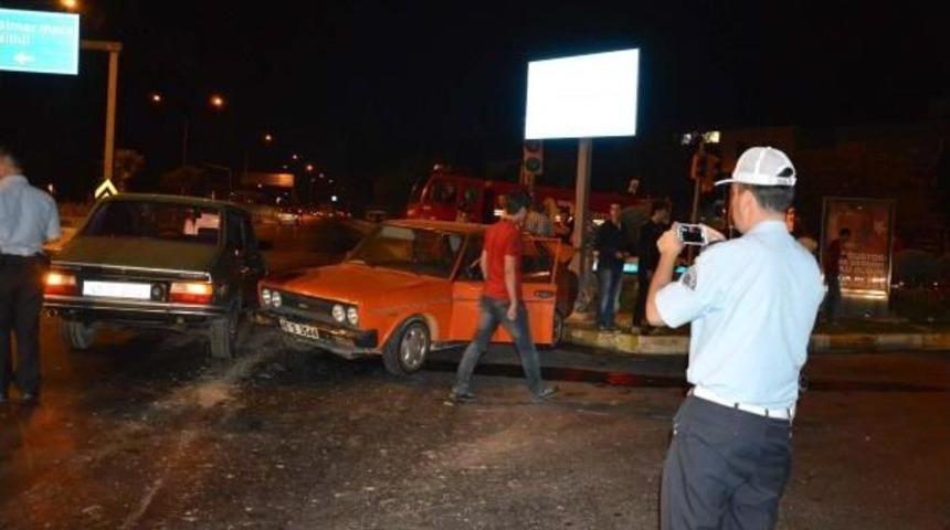 Kavşakta Kaza: 6 Yaralı