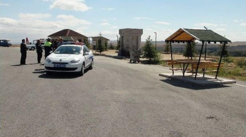 Yozgat Emniyeti Yol G&uuml;zergahında S&uuml;r&uuml;c&uuml;ler İ&ccedil;in Dinlenme Parkı Oluşturdu