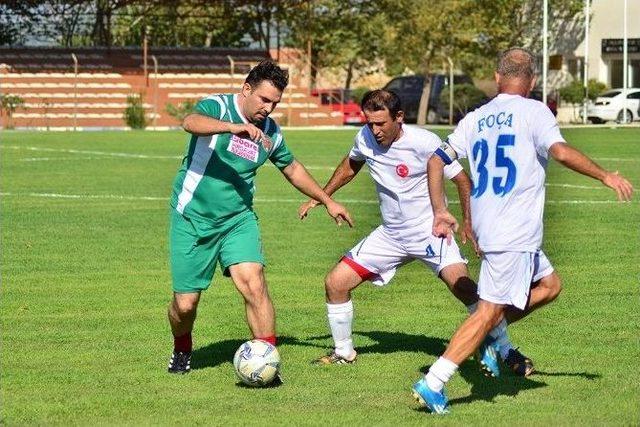 Foça’da Nihat Hüsenay Müsabakasında Dostluk Kazandı