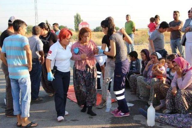 Tarım Işçilerini Taşıyan Traktör Kaza Yaptı: 9 Yaralı