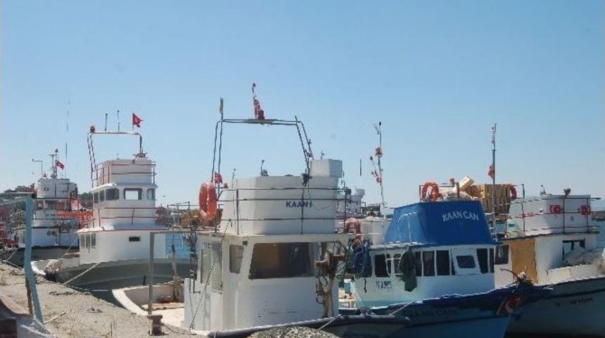 K&uuml;&ccedil;&uuml;k Balık&ccedil;ılar Sezona Hazırlanıyor