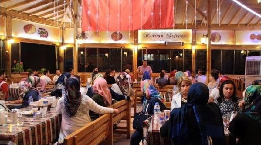 Boz&uuml;y&uuml;k Ak Parti&rsquo;de Birlik Ve Beraberlik Yemeği