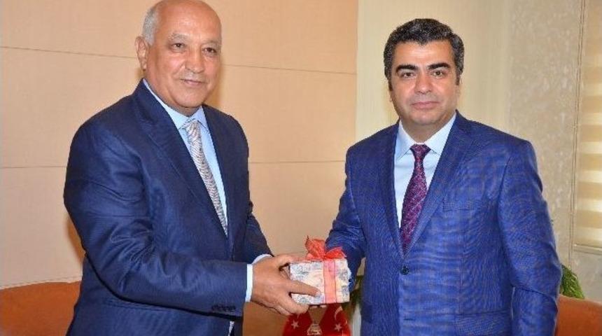 T&uuml;rk Kızılayı Genel Başkanı Akar&rsquo;dan Vali D&uuml;zg&uuml;n&rsquo;e Ziyaret