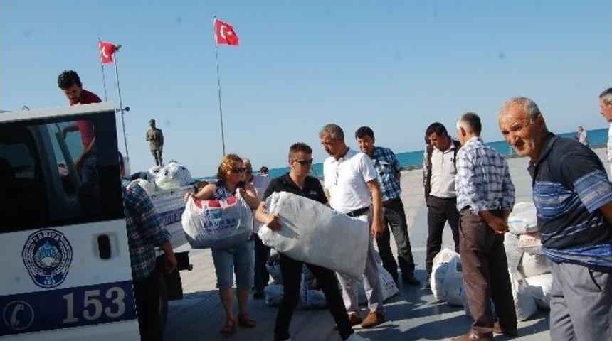 Bafra Umut Derneği&rsquo;nden Yakakent&rsquo;e Yardım Eli