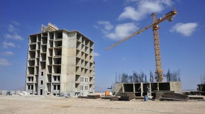 Karaman&rsquo;da Toki İş&ccedil;i Konutları Hızla Y&uuml;kseliyor