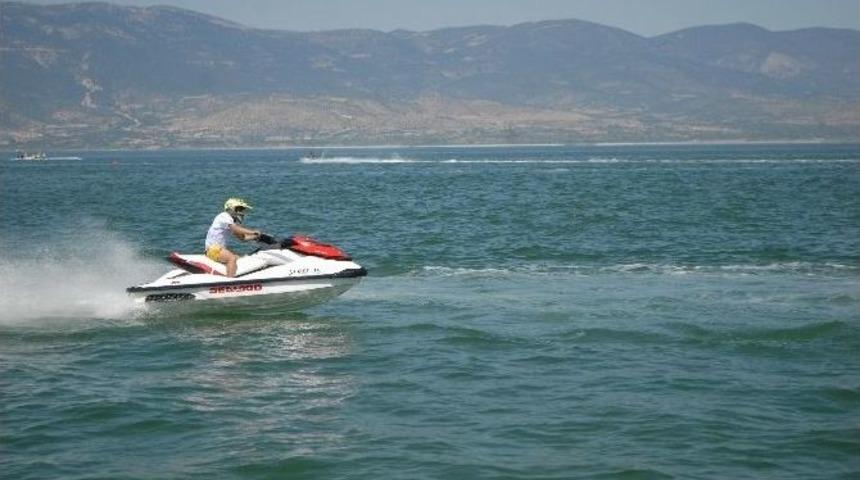 Su Jetleri Burdur G&ouml;l&uuml;&rsquo;n&uuml; S&uuml;sledi