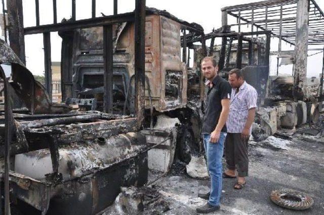 Pkk, Silopi'de 5 Tır'ı Yaktı