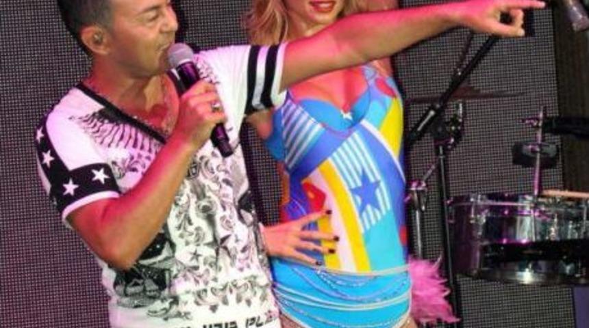 Serdar Ortaç'tan Hayranlarına 'evlenin' Çağrısı