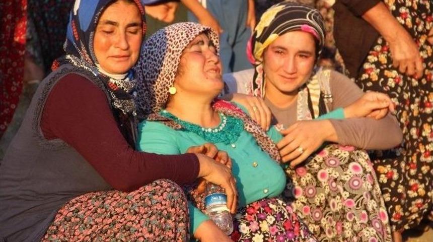 Yeğeni Tarafından &Ouml;ld&uuml;r&uuml;len Dayı Ve 3 Oğlu Toprağa Verildi