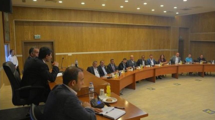 Kars Belediye Başkan Yardımcıları Muhtarlarla Buluştu