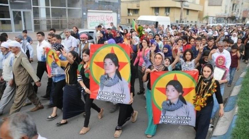 &Ccedil;atışmada &Ouml;len Pkk&rsquo;lının Cenazesi Cizre&rsquo;de Defnedildi