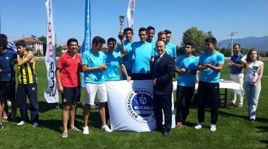 B&uuml;y&uuml;kşehirli Atletlerden Bir İlk