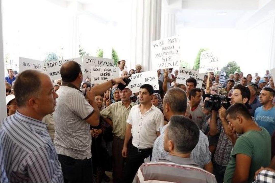 Hazine Arazisi İhalesi Mahalleliyi İsyan Ettirdi