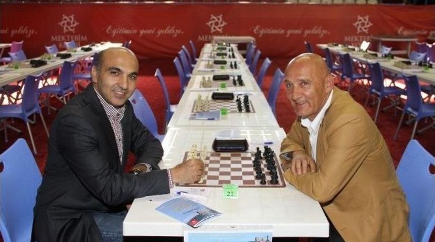 Başkan Altınok &Ouml;z, 2015 Uluslararası İstanbul A&ccedil;ık Satran&ccedil; Turnuvası&rsquo;nın A&ccedil;ılışına Katıldı