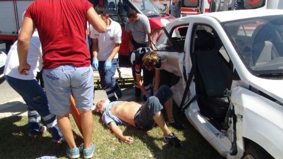 Manavgat&rsquo;ta Trafik Kazası: 5 Yaralı