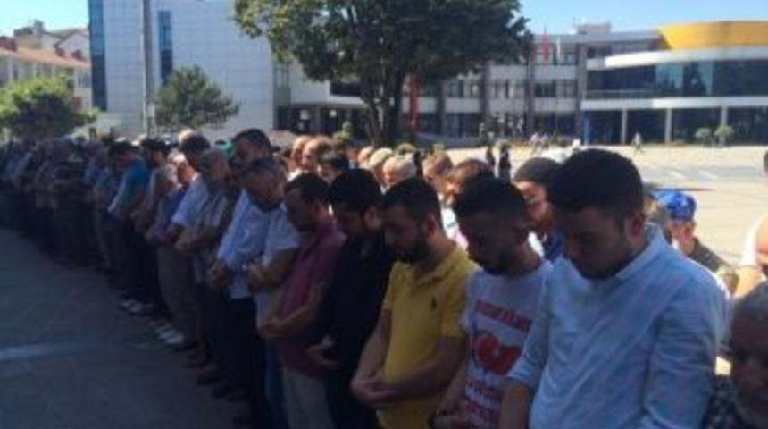 Ak Gen&ccedil;ler&rsquo;den Gıyabi Cenaze Namazı