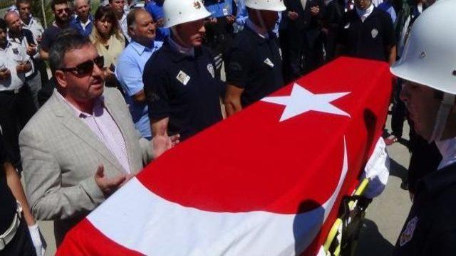 Pkk'lılar, 'şüpheli Var' Ihbarıyla Çağrılan Polisi Şehit Etti (2)