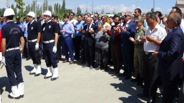 Pkk'lılar, 'şüpheli Var' Ihbarıyla Çağrılan Polisi Şehit Etti (2)