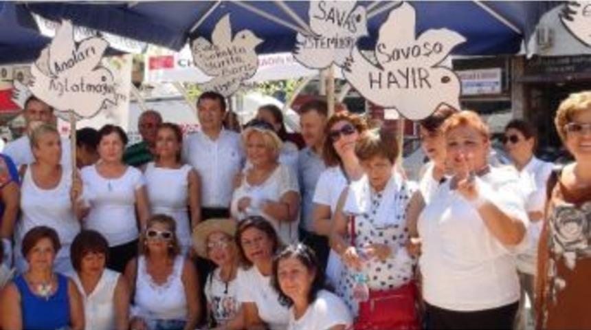 Chp&rsquo;liler "barış" İ&ccedil;in Beyaz Giyindi