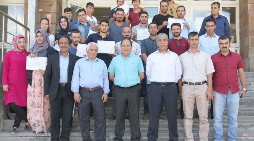 Halkoyunları Kursu Sona Erdi