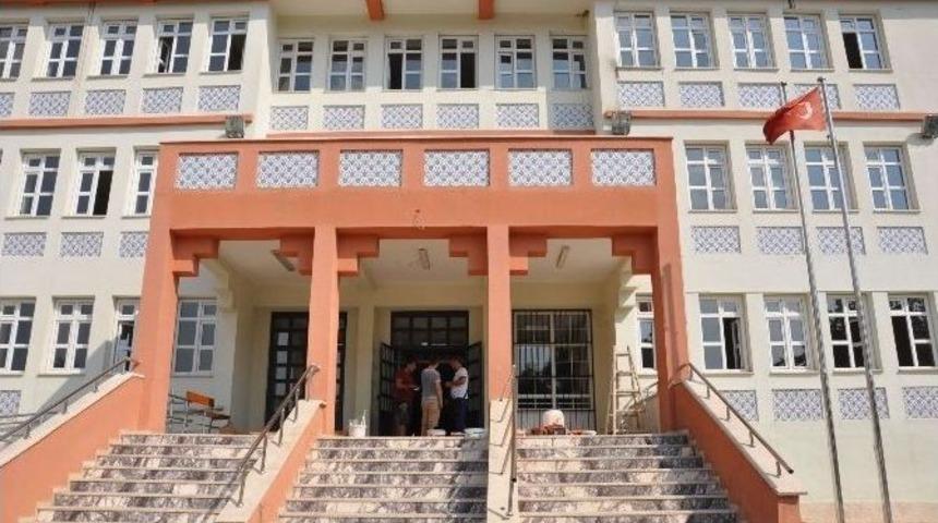 Nazilli Zafer Ortaokulu Yeni Eğitim &Ouml;ğretim Yılına Hazır