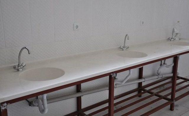 Başkan Alıcık&rsquo;tan End&uuml;stiri Meslek Lisesine Destek 1