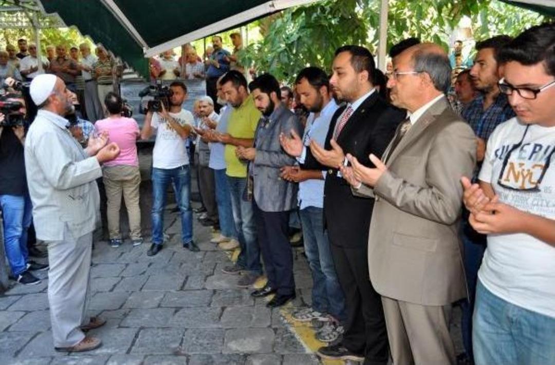 Diyarbakır&rsquo;Da &Ouml;ld&uuml;r&uuml;len Ak Partili I&ccedil;in Kayseri&rsquo;De Gıyabi Cenaze Namazı