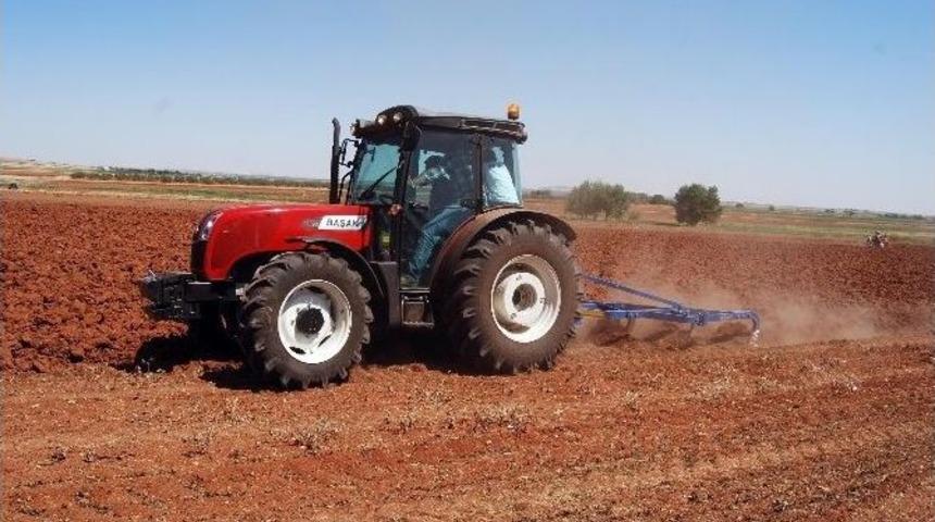 Başak Trakt&ouml;r &rsquo;tarla G&uuml;nleri&rsquo; Devam Ediyor