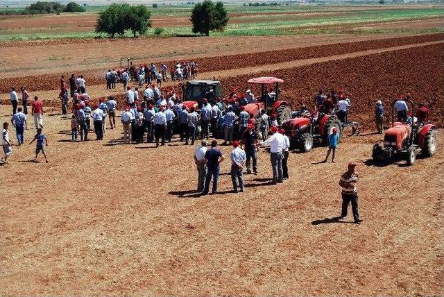Başak Trakt&ouml;r &rsquo;tarla G&uuml;nleri&rsquo; Devam Ediyor 1