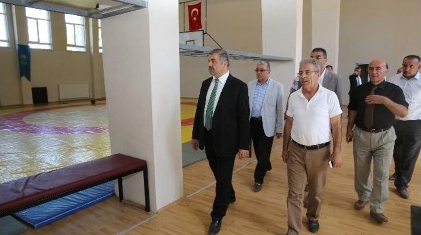 Başkan &Ccedil;elik Yatırımları İnceliyor