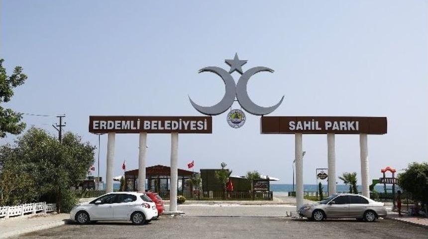 Erdemli Sahiline "ay Yıldızlı" Giriş