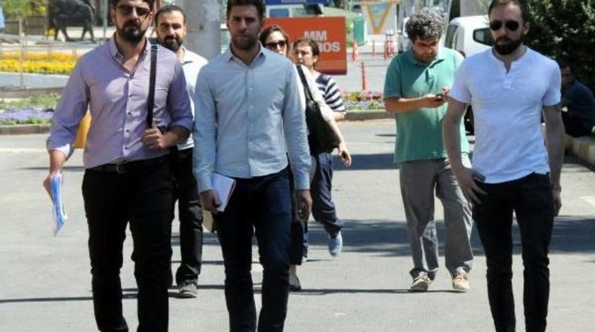 Diyarbakır'da Tutuklanan İngiliz Gazeteciler: Pkk Ve Işid'le Alakamız Yok, Sadece Gazeteciyiz (2)