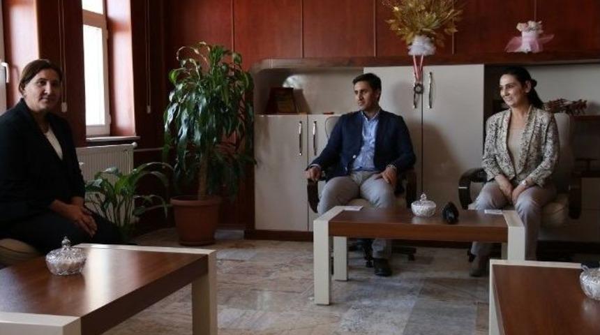 Hdp Ve Dbp Eş Genel Başkanları Van&rsquo;da