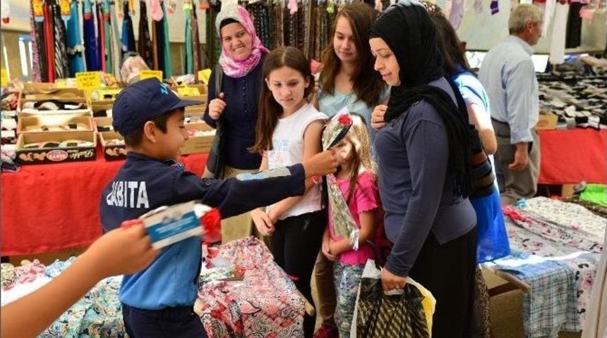 Minik Zabıtalardan Esnafa Karanfil